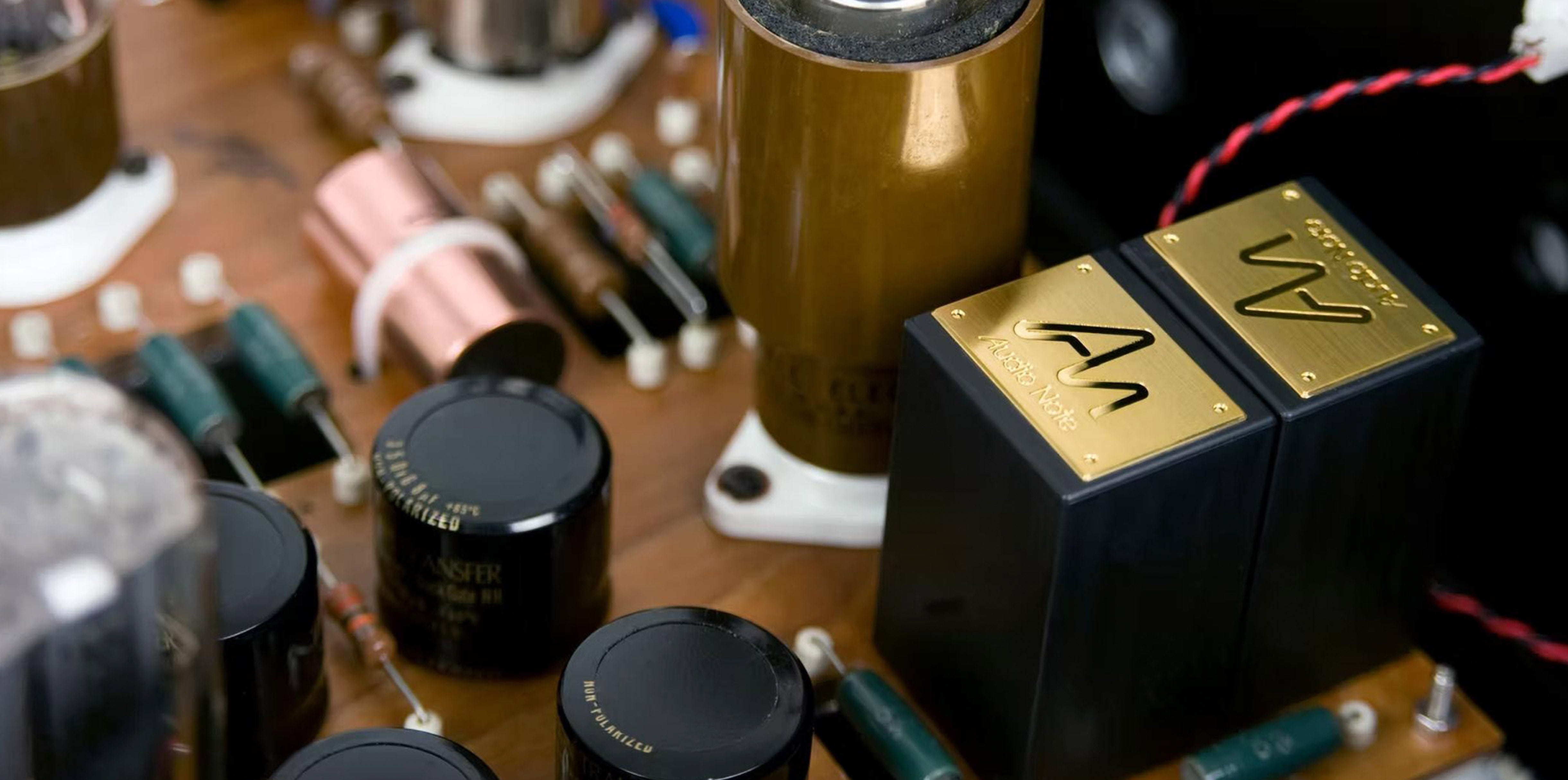 <i>Audio Note</i><br>—<br><h100>Official Southern<br>Californian Dealer</h100><h99>Official Southern<br>Californian Dealer</h99>